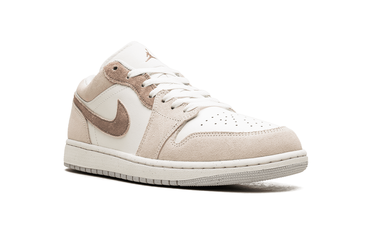 Jordan MENS Air Jordan 1 Low "Light Brown" HF1567 200 from Stadium Goods