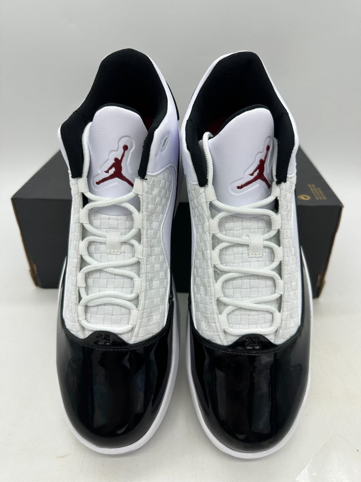 Nike Jordan Max Aura 2 Mens Basketball Shoe Ck6636-102 Size 11 US New in box