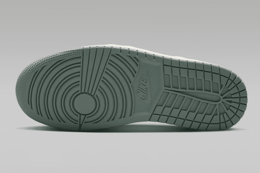 AIR JORDAN 1 Low Women's Green DC0774-138 Size 6